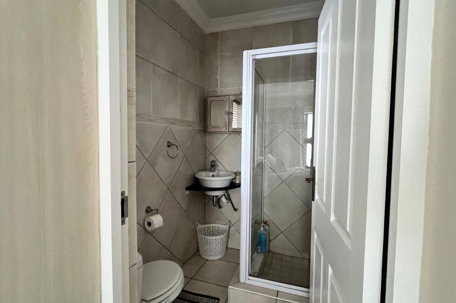 3 Bedroom Property for Sale in Wavecrest Eastern Cape